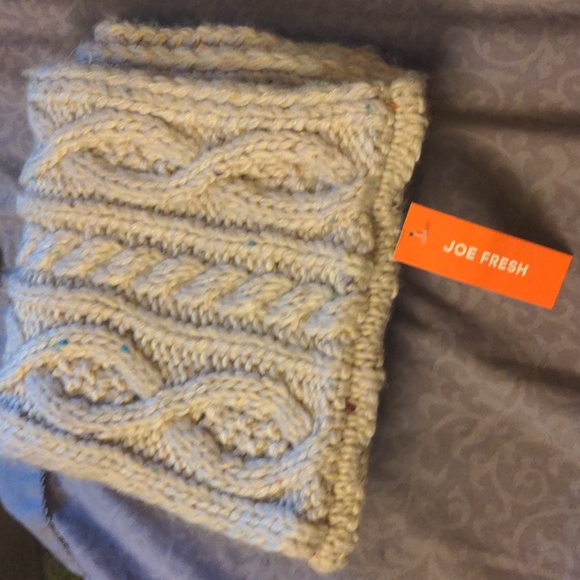 Joe Fresh NWT Beautiful Scarf New - Picture 5 of 11